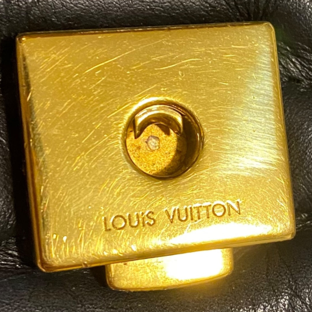 Handbag Luxury Designer By Louis Vuitton  Size: Small