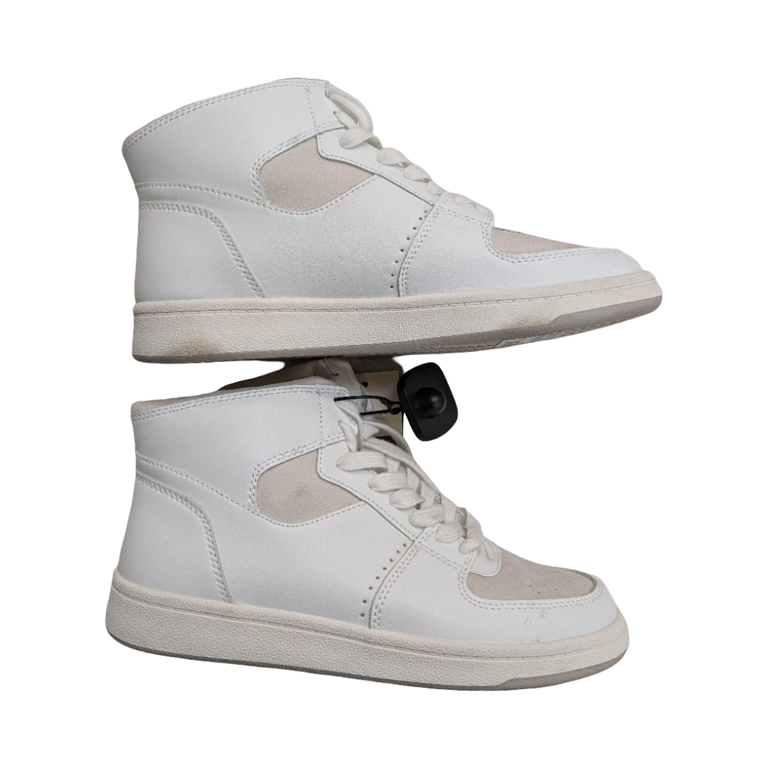 Shoes Athletic By Universal Thread In White, Size:8